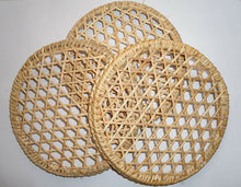 Load image into Gallery viewer, Bamboo Idiyappam Plate/String Hopper Plate (Pack of 4) or (Pack of 2)
