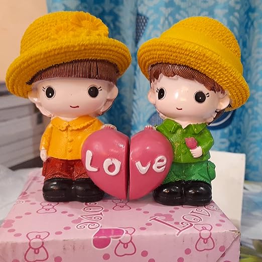 Autumn Love Couple Miniature Statue Showpiece for Home and Office Decor Items