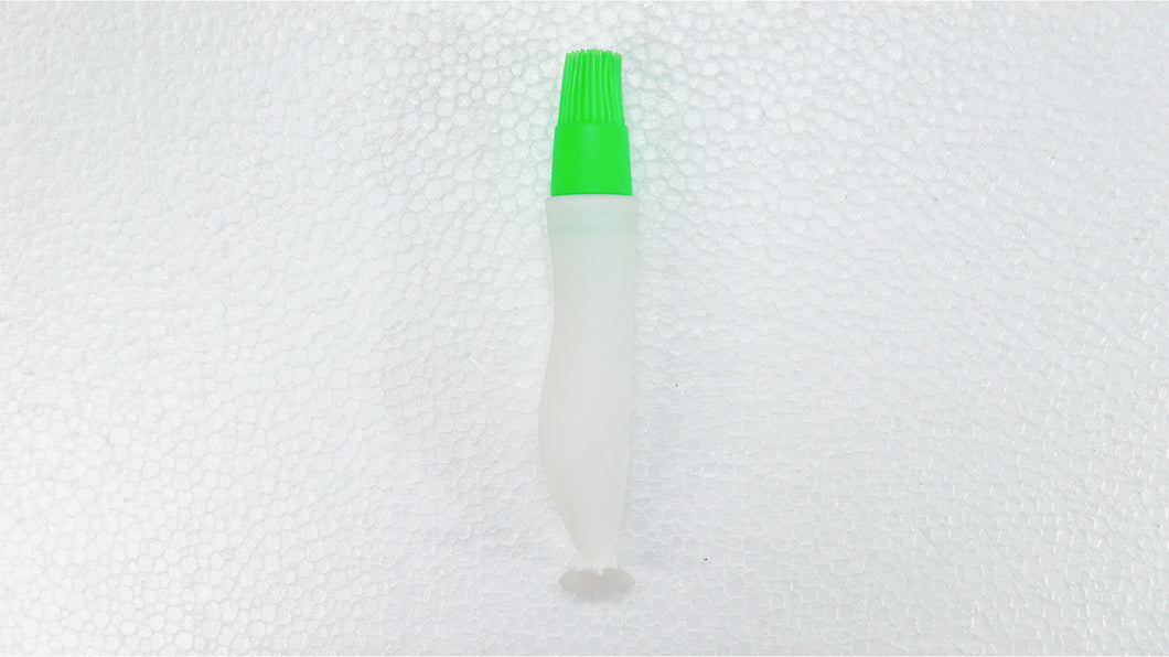 Silicone Oil Bottle with Basting Brush (Random Colour)