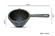 Load image into Gallery viewer, Premium Quality Cast Iron Tadka Pan ,Dia -13 cm , 0.5 Liter
