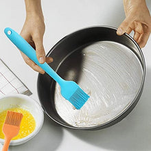 Load image into Gallery viewer, 1Pc Full Silicone Non-Sticky Cooking Oil Brush Reusable Pastry Brush (Length: 20.5cm)
